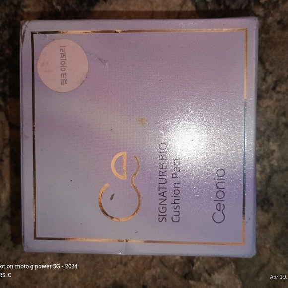 Signature Bio Cushion Pad - Purple Outside. Compact Powder Pad Eyeshadow .New - Picture 1 of 4
